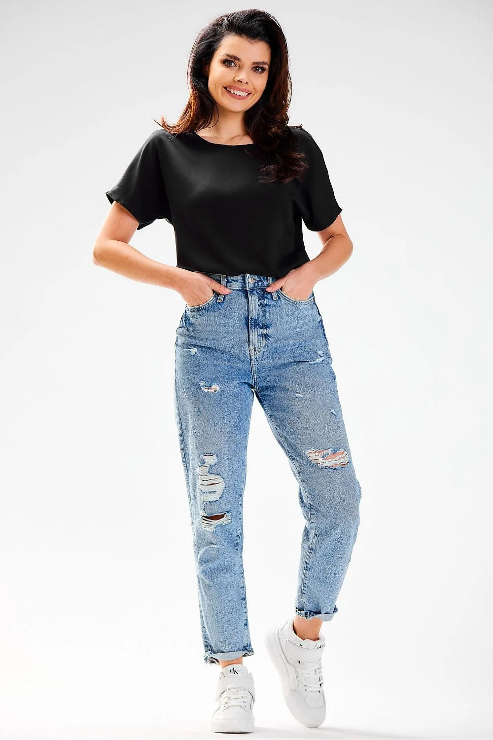 T-shirt femme noir minimaliste en coton confortable coupe droite manches courtes épuré élégant occasionnels décontracté