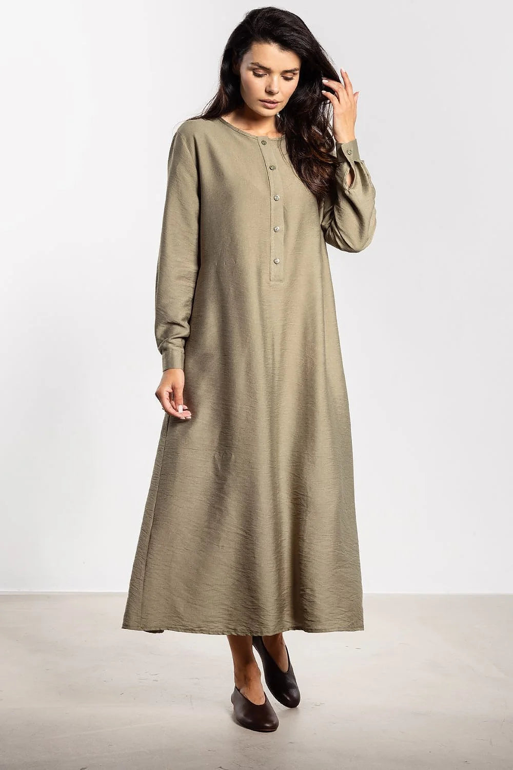 robe maxi femme manches longues coupe droite ample évasée kaki texturé aspect lin patte boutonnage boutons ceinture ton poignets boutonnés