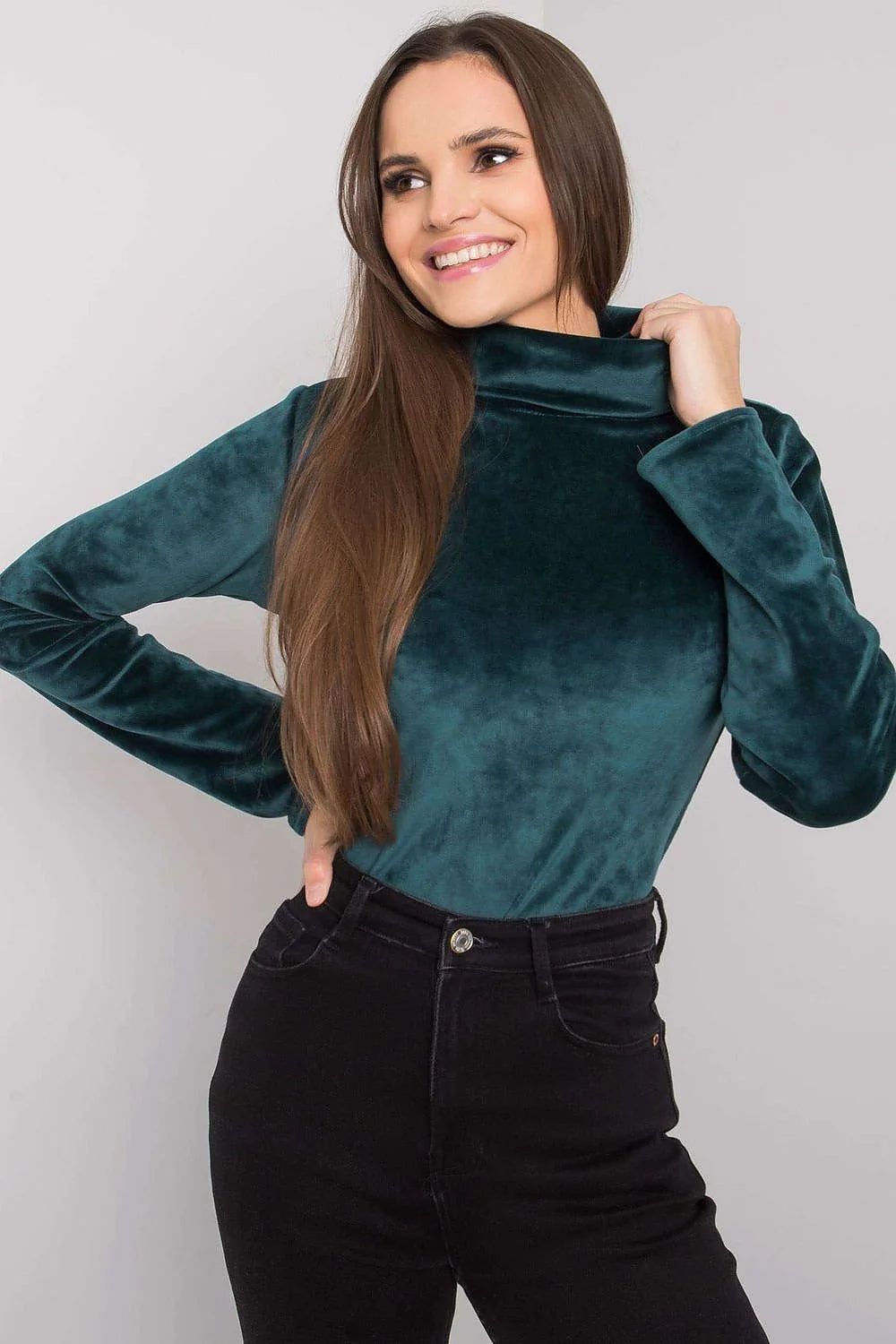 Pull col roulé femme velours vert émeraude chic ajusté manches longues mode automne hiver