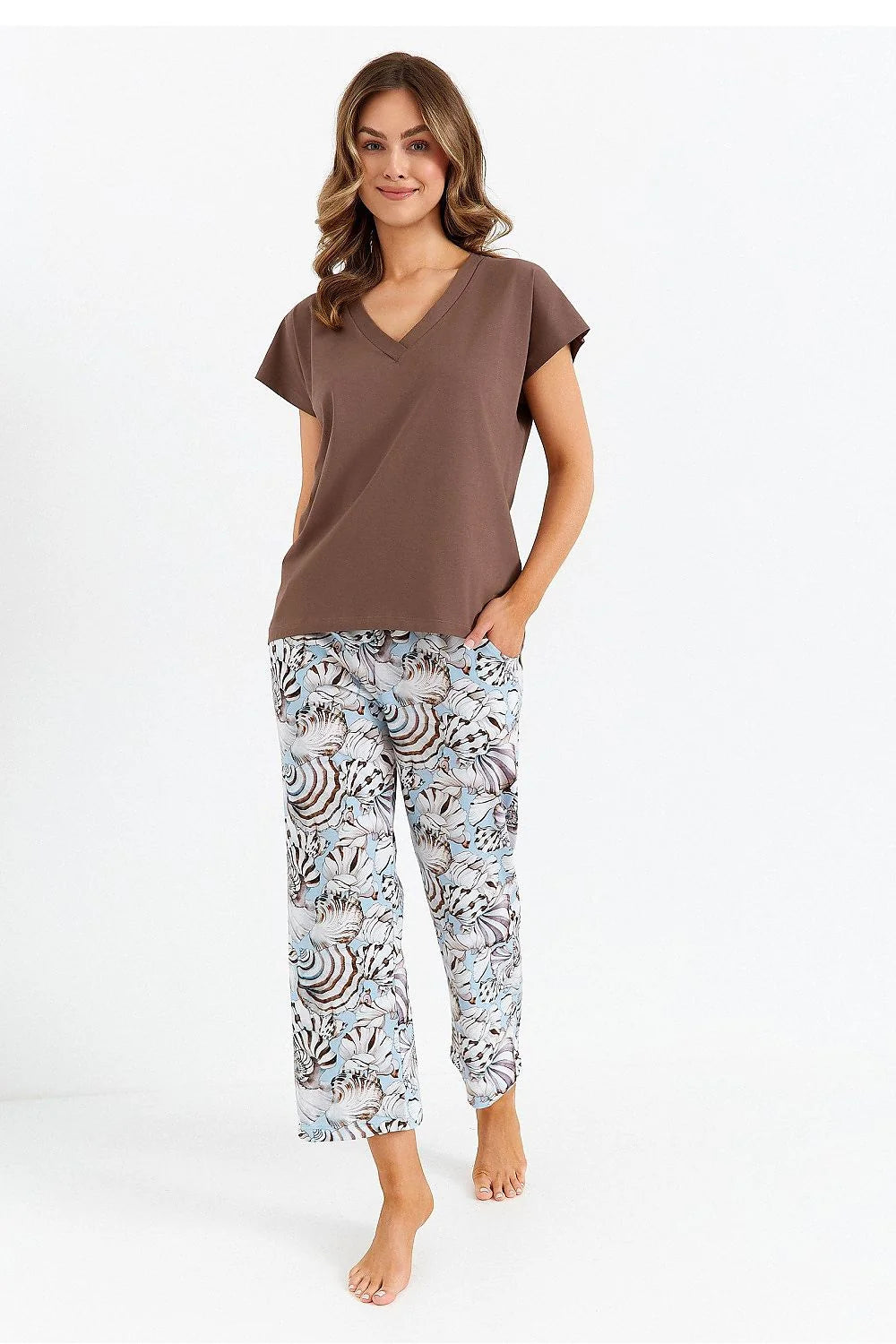 Pyjama Cana pour femme modern style V-neck manches courtes pantalon 7/8 floral print imprimé tissu léger élastique waist