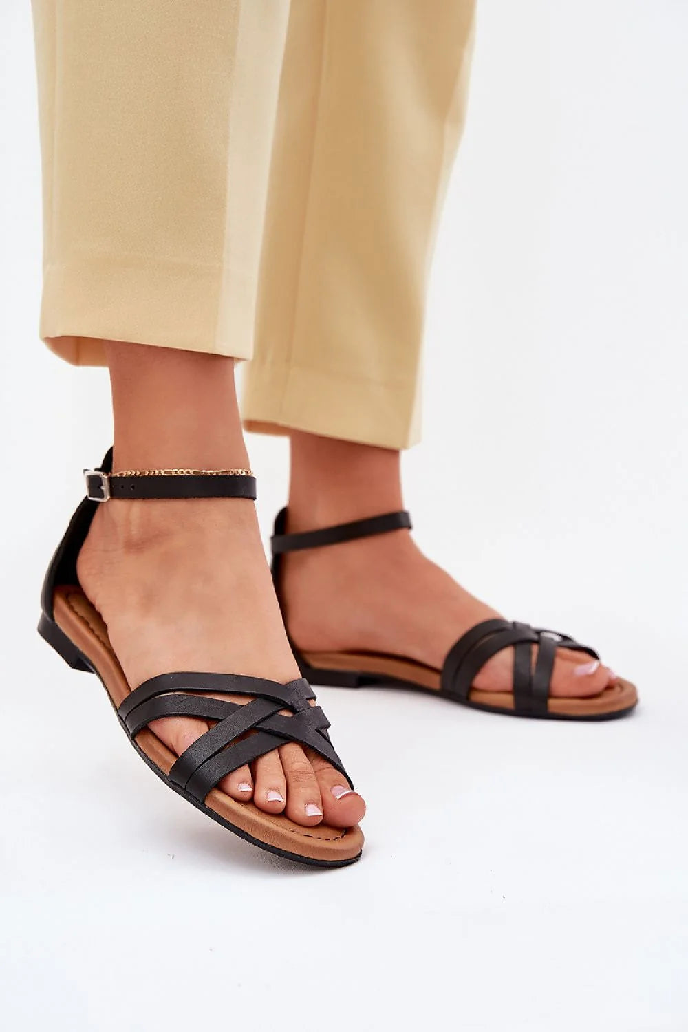 Sandales femmes style minimaliste contemporain cuir noir boucle ajustable confort été occasions diverses sandales Maciejka