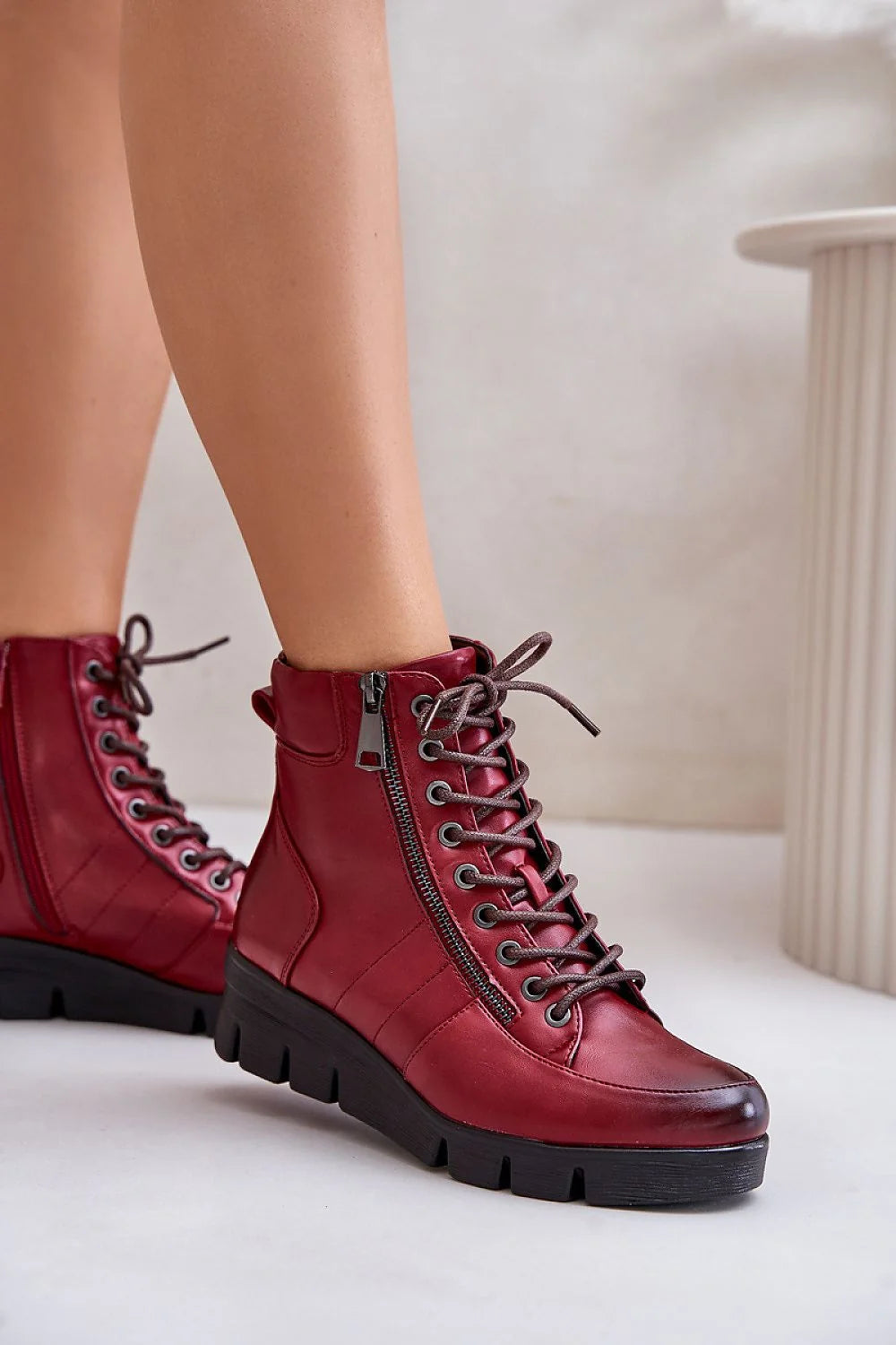 Bottes en cuir rouge style combat femmes lacing métallique fermeture éclair plateforme talon compensé automne hiver