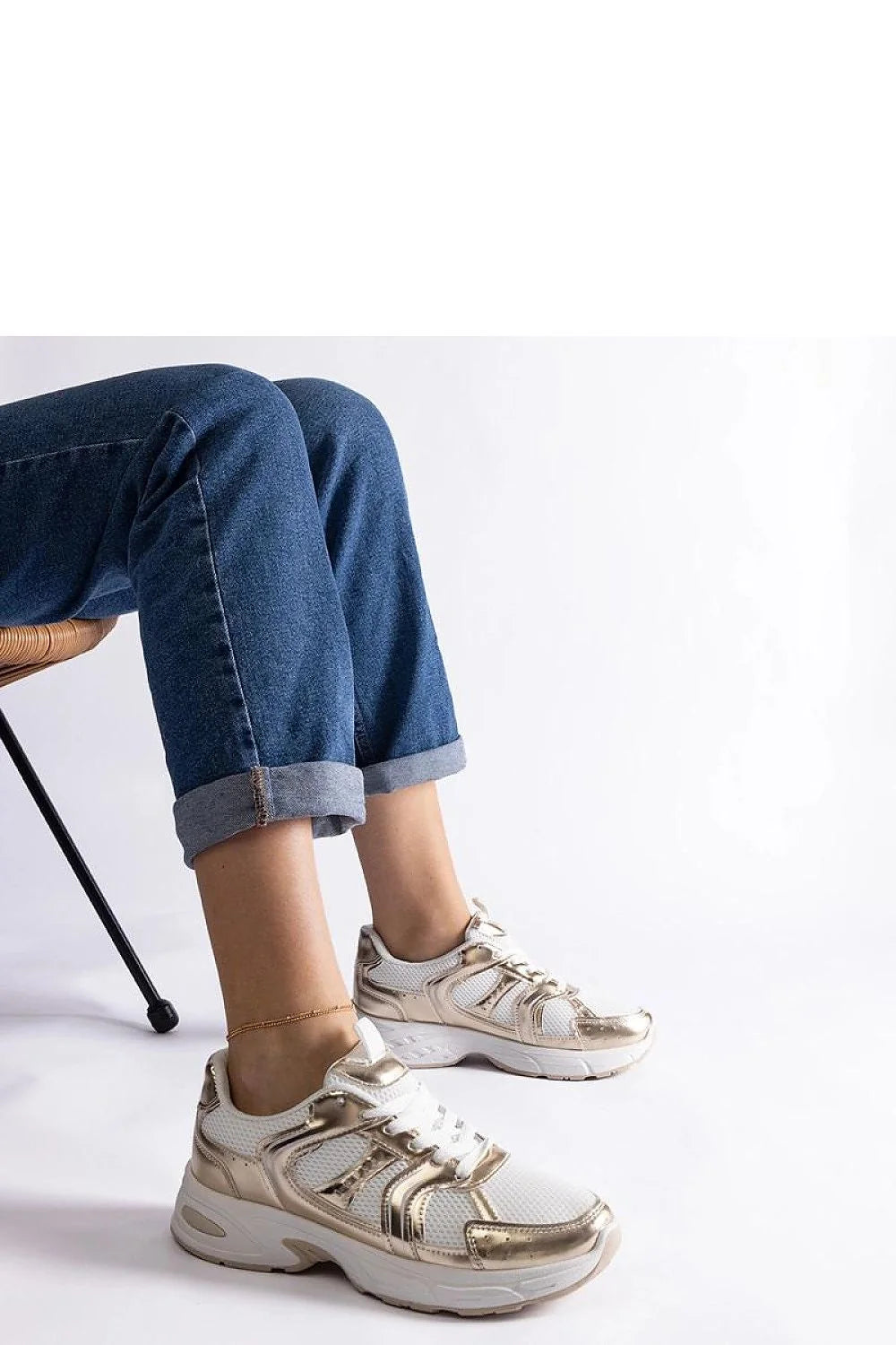Baskets pour femmes design moderne élégant maille blanche doré confortable sport chic polyvalente occasion usage quotidien