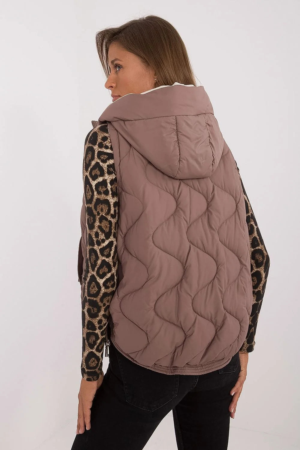 gilet matelassé sans manches doudoune femme taupe rosé coupe courte col montant rembourré polyester ondulé fermeture éclair double curseur