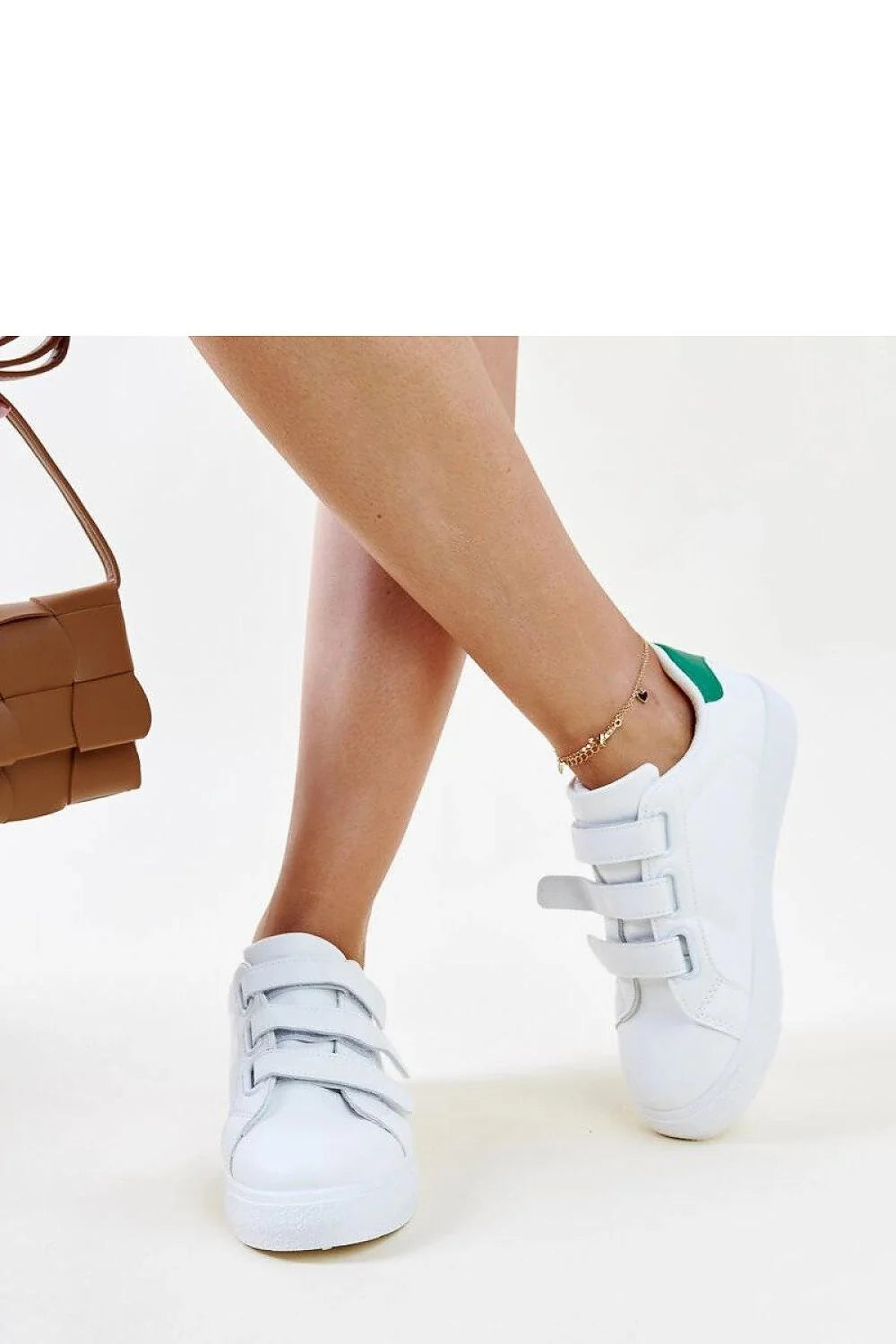 Baskets mode femmes blanches vert cuir suedette semelle caoutchouc blanc fermeture scratch confortable style décontracté sportswear