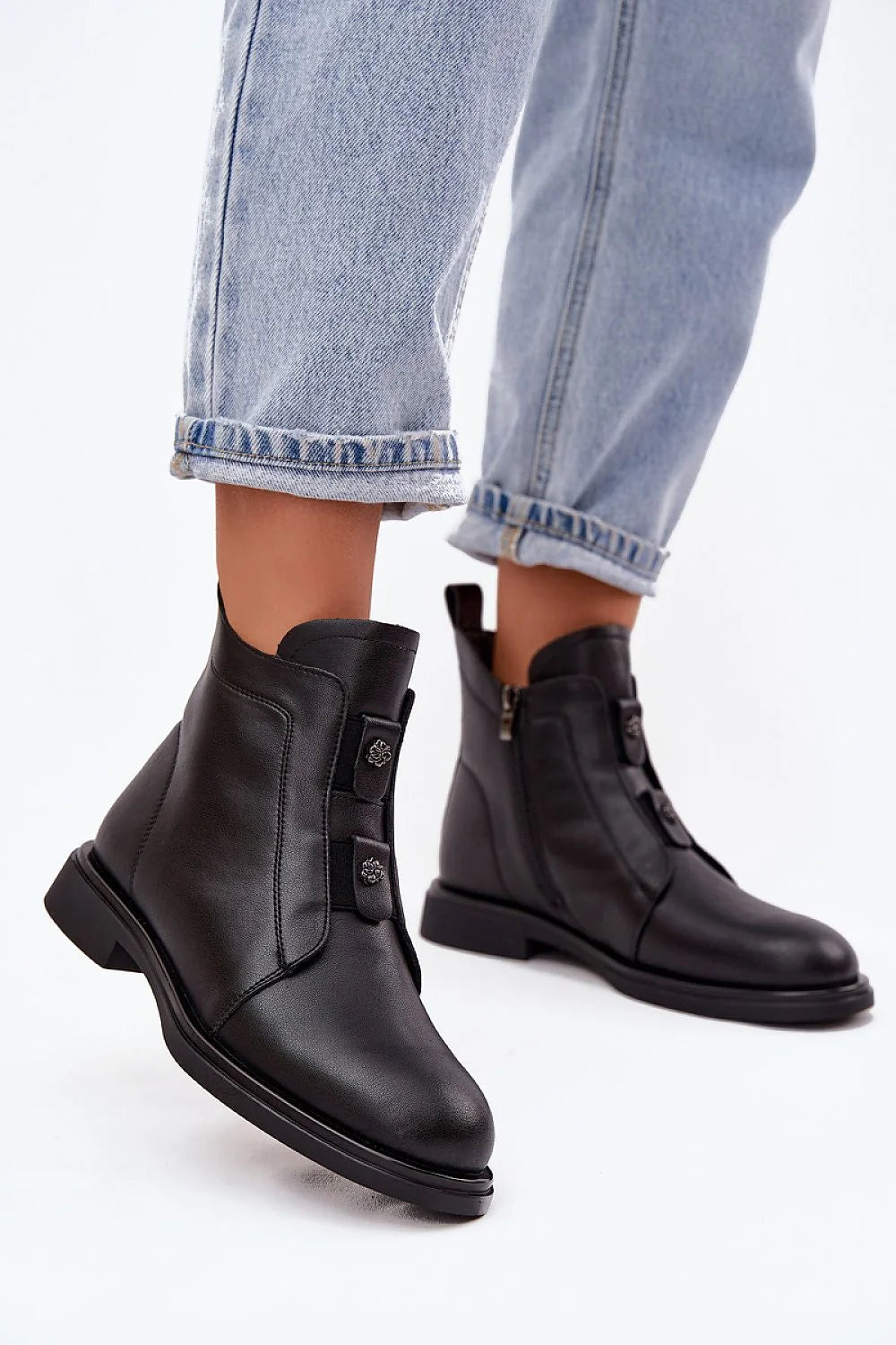 bottines femme cuir naturel noir cheville bout rond petit talon plat doublure douce fermeture éclair latérale semelle profilée