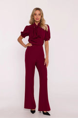 combinaison pantalon bordeaux fluide crêpe tombé longue taille haute jambes évasées haut structuré manches ballon col lavallière noué