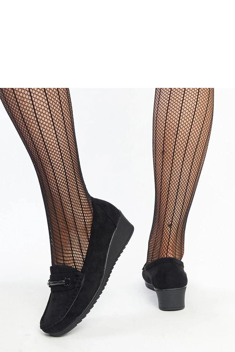 Mocassins femmes style classique noir cuir synthétique semelle compensée ornement métallique look élégant confortable tendance