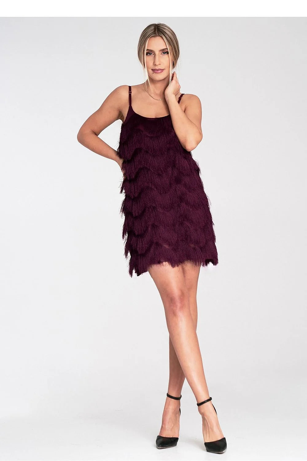 Robe de soirée élégante pour femme, franges audacieuses, coupe ajustée, couleur Bordeaux, polyester élasthanne, parfaite pour soirées