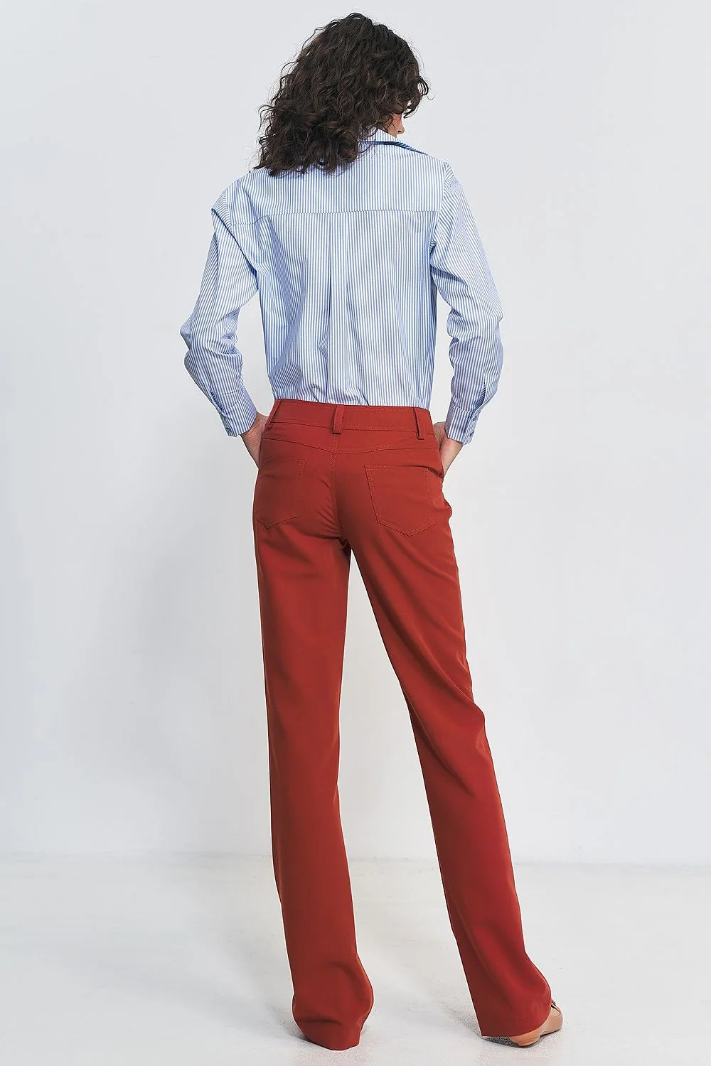 Pantalon long Nife élégant bootcut couleur terracotta taille mi-haute matière confortable femme office cérémonie