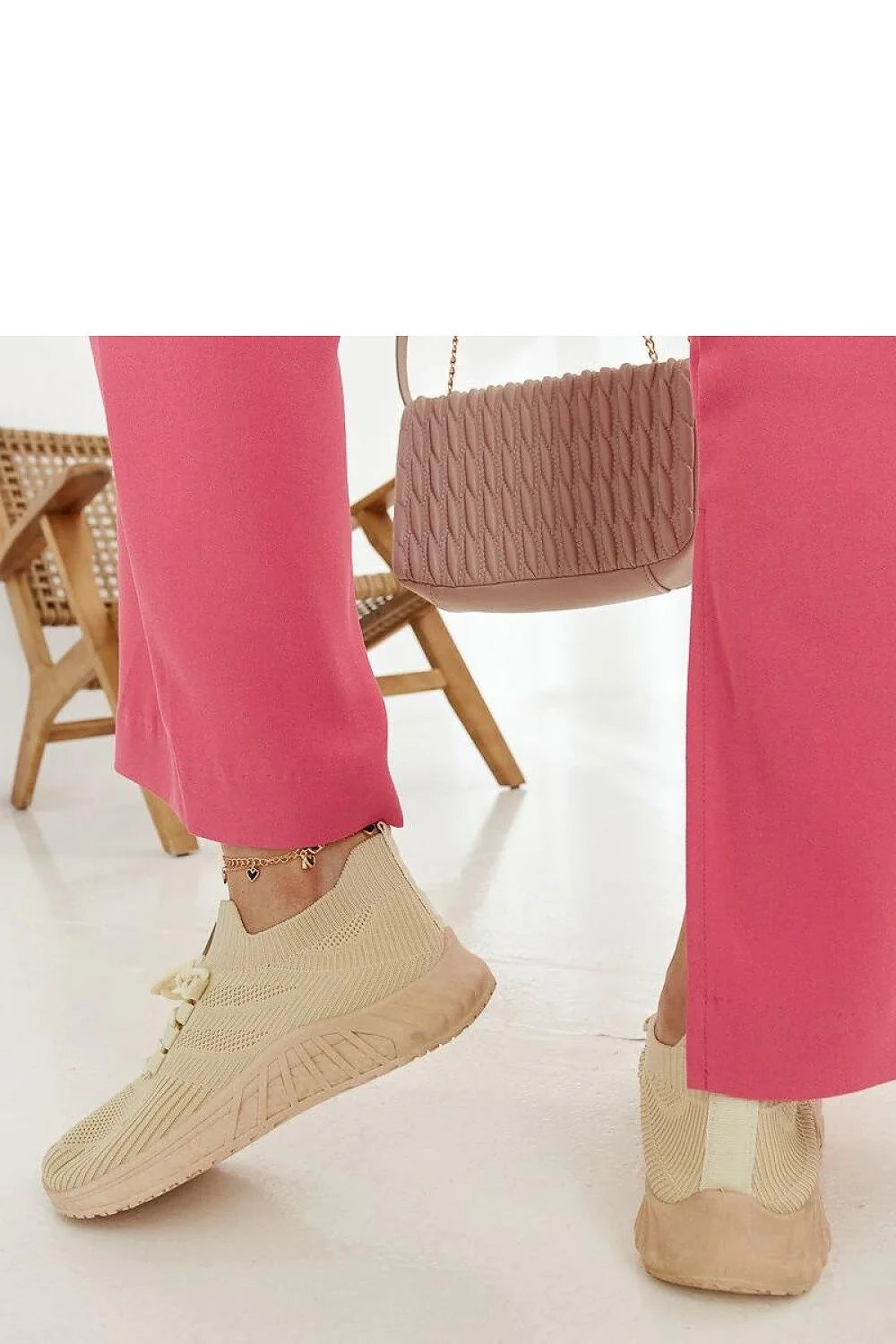 baskets solea femme maille tricotée beige nude silhouette sock col monté lacets plats semelle épaisse texturée amorti respirante