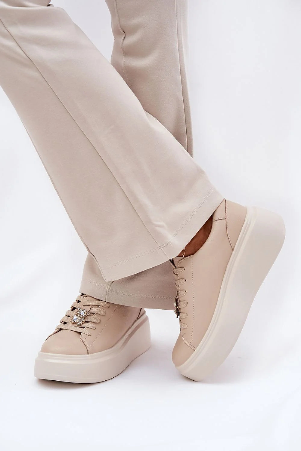Chaussures de sport élégantes pour femmes cuir synthétique plateforme beige confortable style urbain baskets compensées