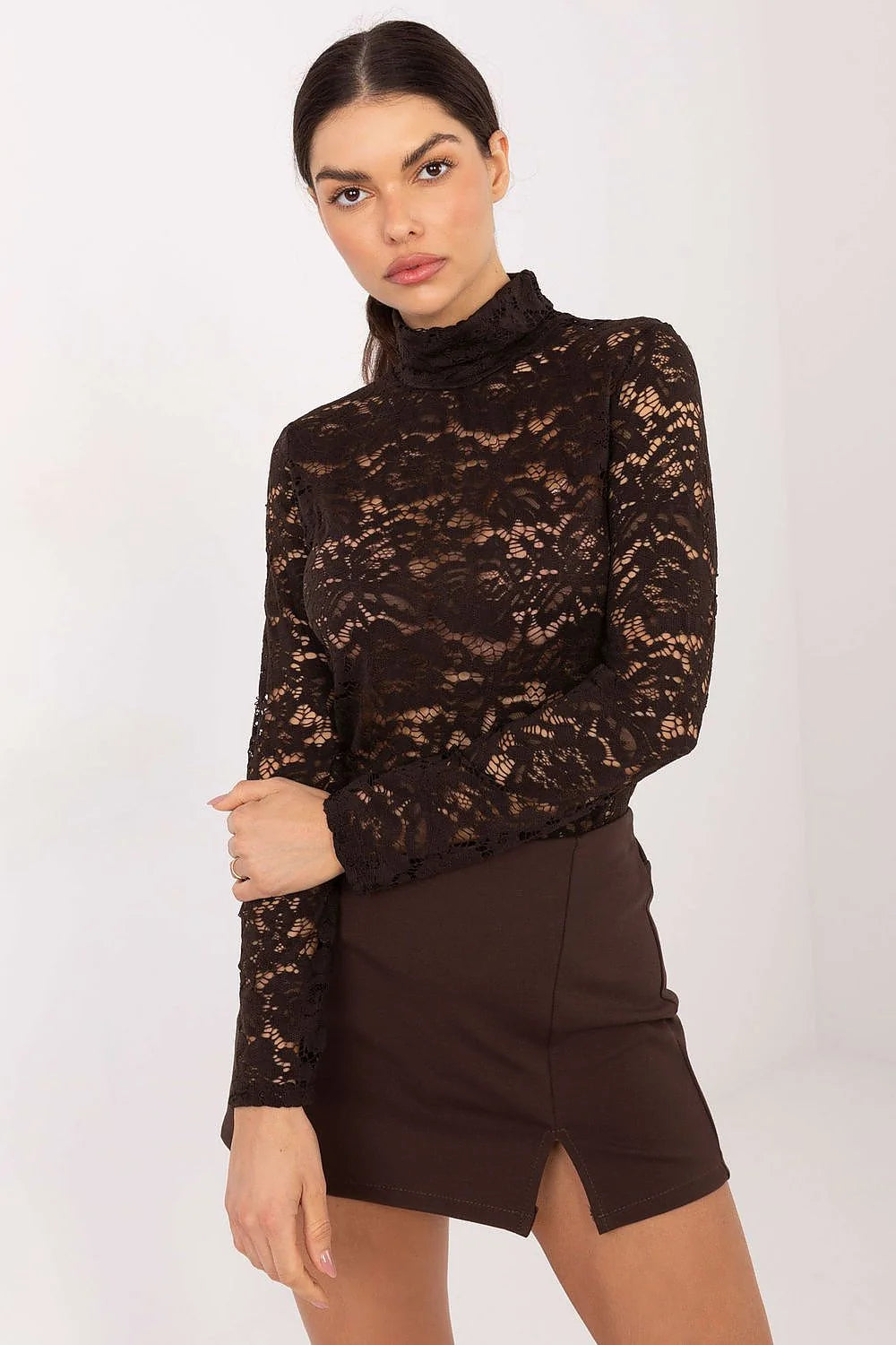 chemisier dentelle florale semitransparent chocolat slim ajusté col montant manches longues bords festonnés délicat extensible soirée superposition sophistiqué soyeux