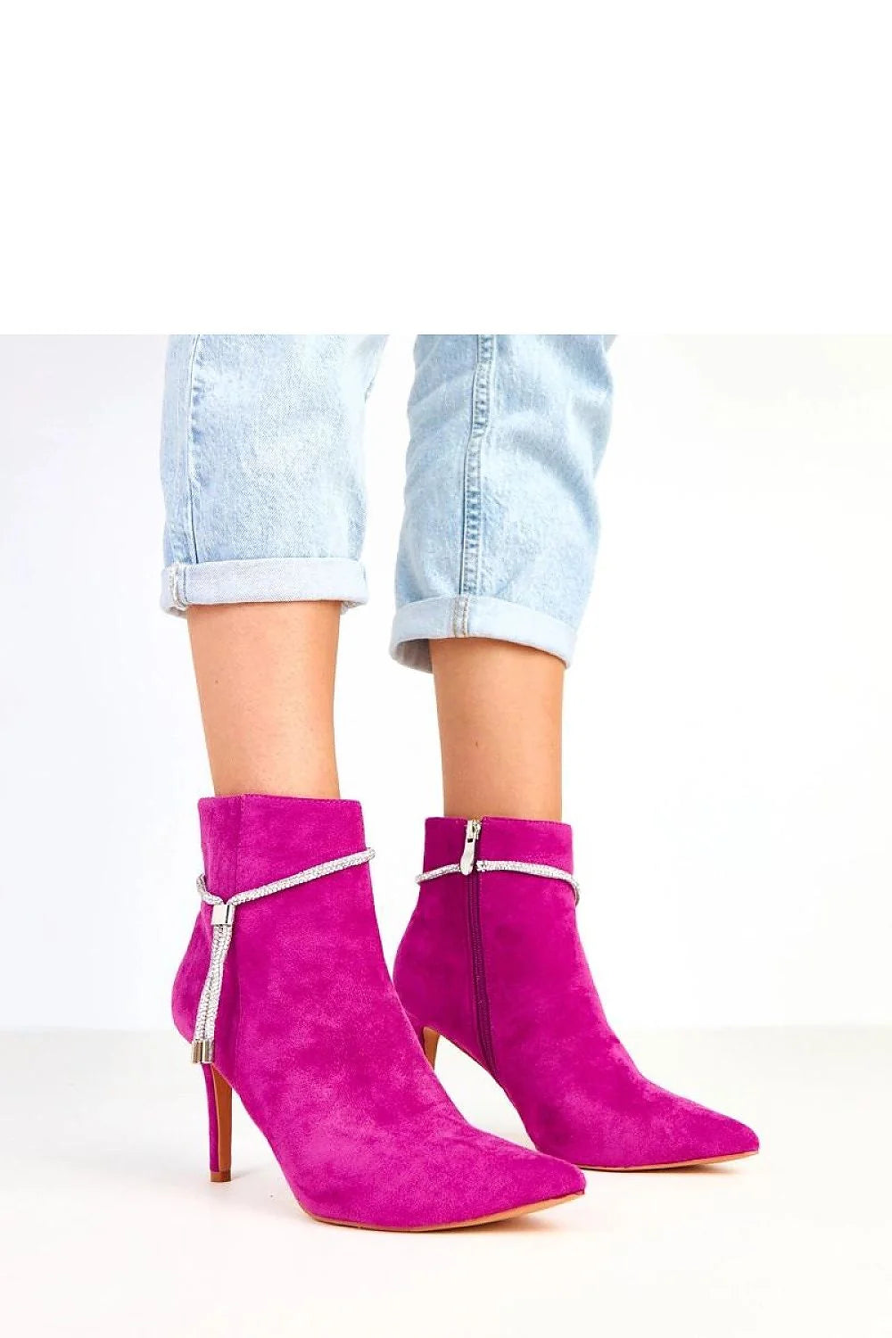 Bottines femme cuir écologique suédé fuchsia talon aiguille 9cm bout effilé tige13cm fermeture zippée chaîne zircons pampille