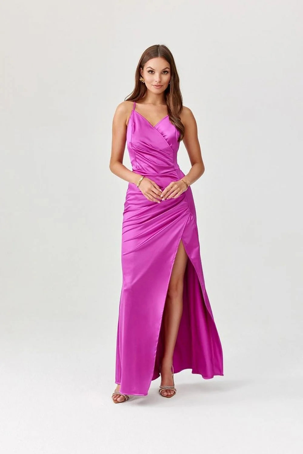 Robe longue élégante pour femme en satin violet vif dos nu encolure V bretelles spaghetti fente haute occasion spéciale