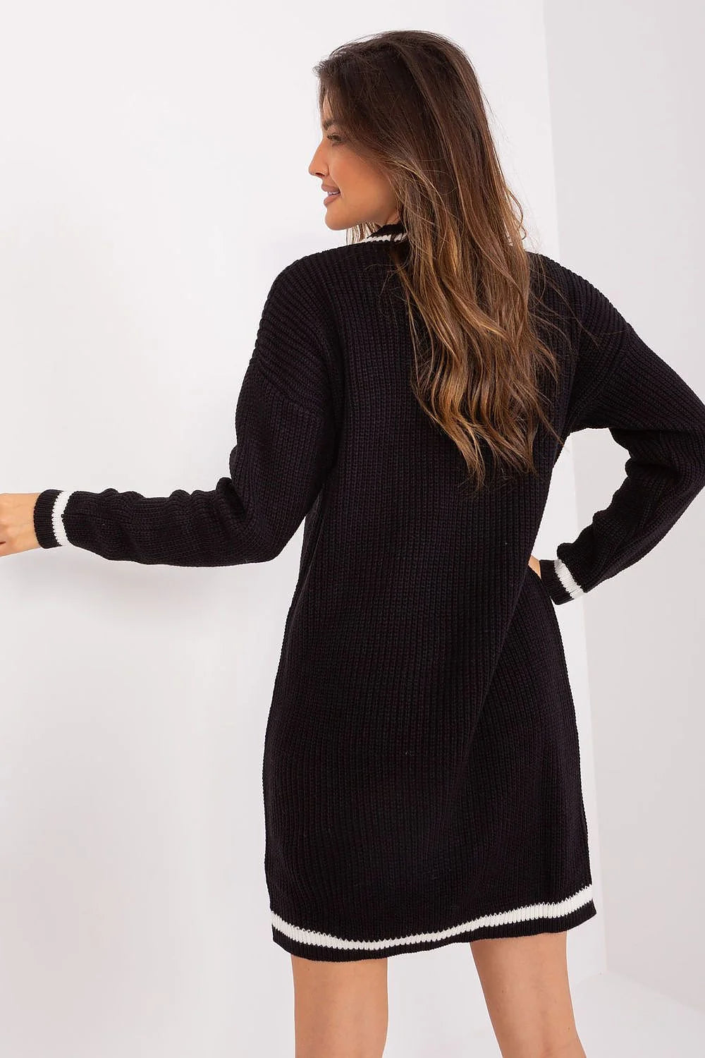 Robe pull Badu design casual élégant oversize V-neck manches longues encolure côtelée maille tricotée acrylique laine femme