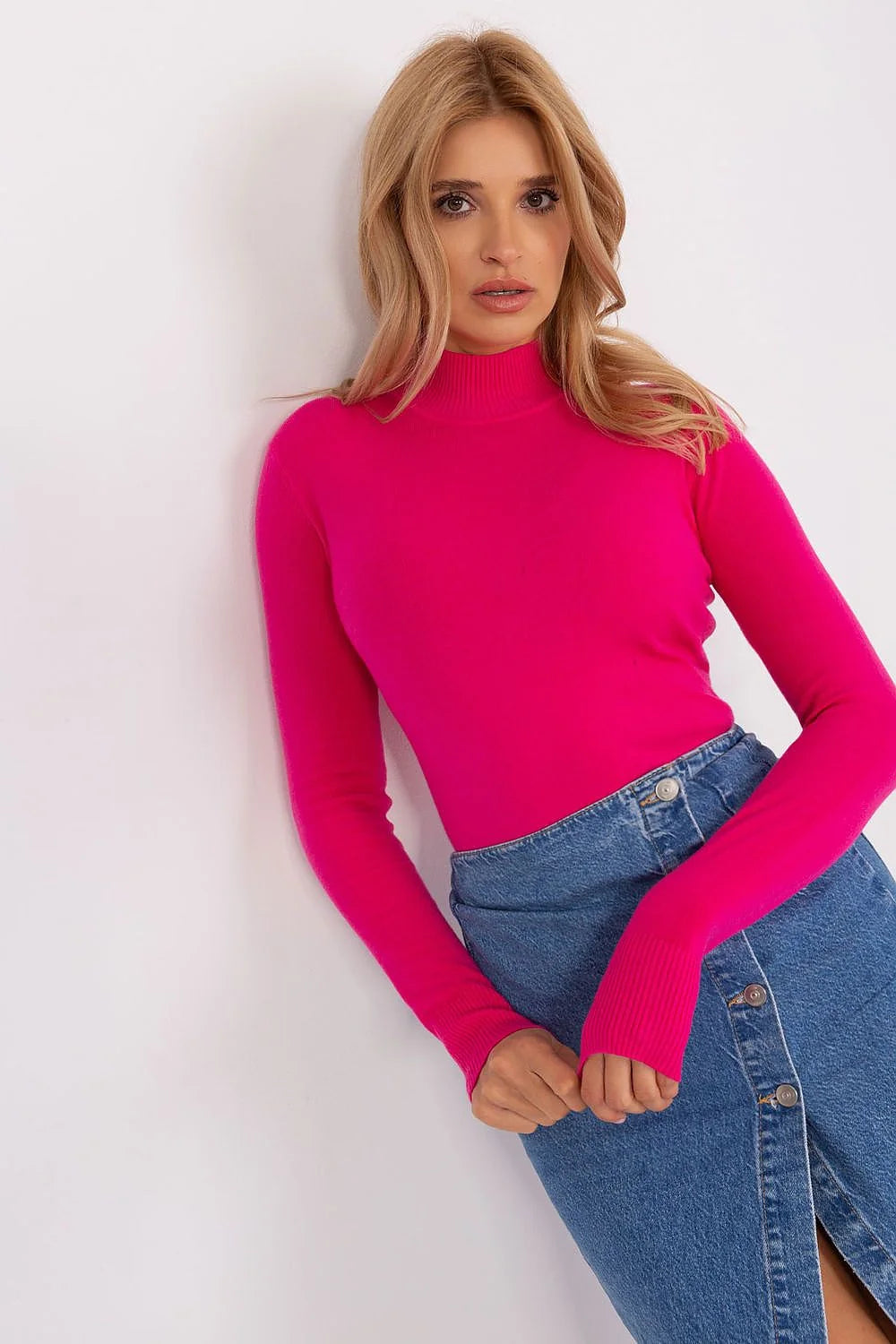 Haut col roulé manches longues viscose nylon polyester coupe ajustée féminine moderne élégant quotidien travail