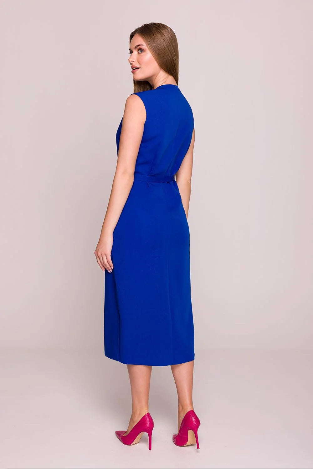 Robe de jour Stylove sans manches couleur bleue vibrante taille ajustable coupe trapèze matière satinée femmes