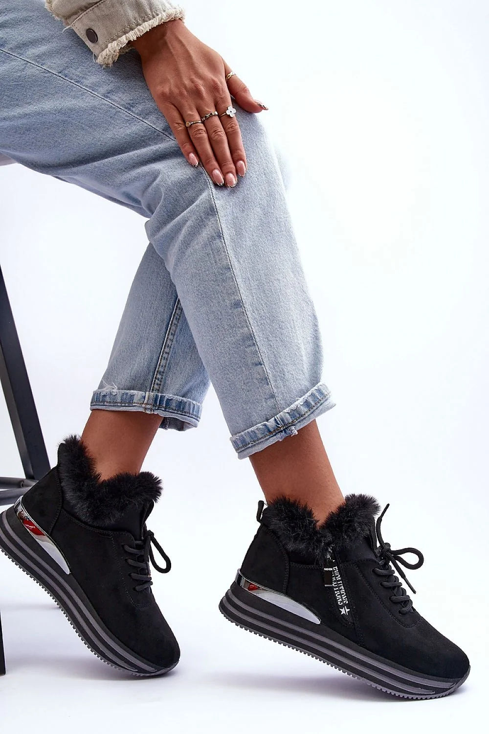 bottines hiver femme stepinstyle eco suédine noir fourrure synthétique doublure plateforme compensée semelle caoutchouc crantée antidérapante lacets zip