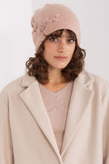 Bonnet d'hiver en tricot lisse pour femme, design floral brodé, acrylique coton cachemire, beige rosé, style décontracté, coupe ample, finitions soignées, accessoire mode hiver