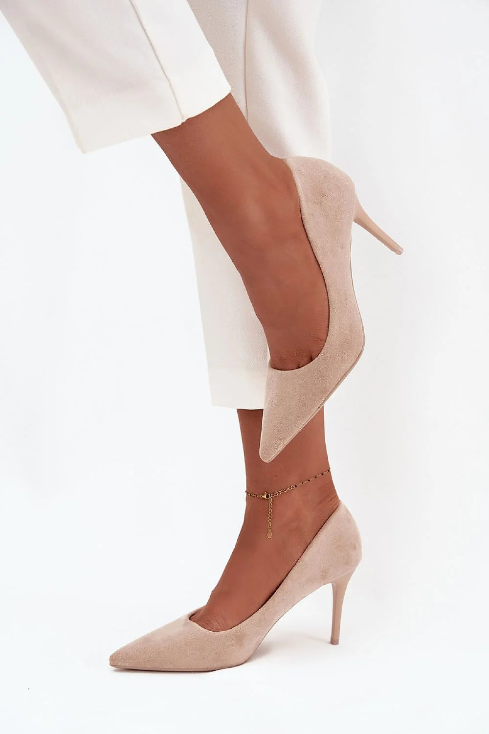 escarpins simili daim nude beige bout pointu talon aiguille hauteur85mm silhouette élancée semelle intérieure souple confortable minimaliste polyvalent cérémonie bureau