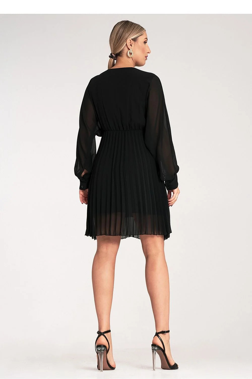robe cocktail noire mousseline transparente doublée viscose décolleté V manches bouffantes poignets ajustés cintrée empire jupe plissée évasée courte élégante