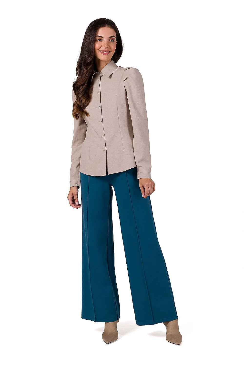 Chemise pour femme manches longues épaules plissées col classique beige neutre coupe ajustée style intemporel mode élégant Be Wear