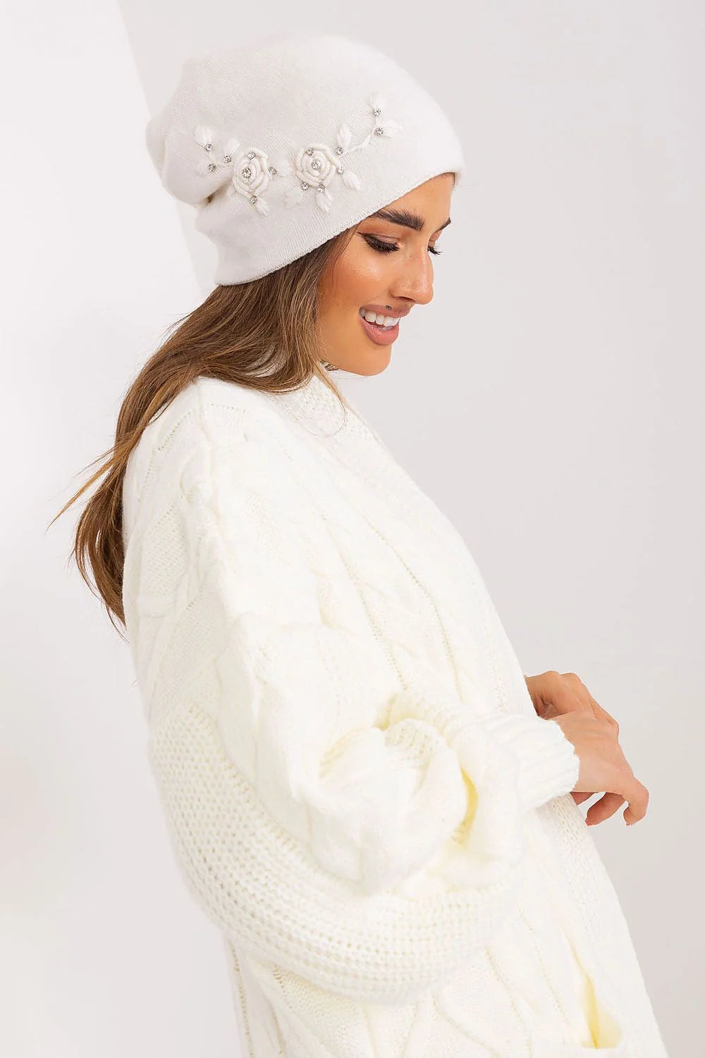 Ensemble hiver chic pour femme bonnet cardigan tricot torsade maille épaisse beige blanc cassé