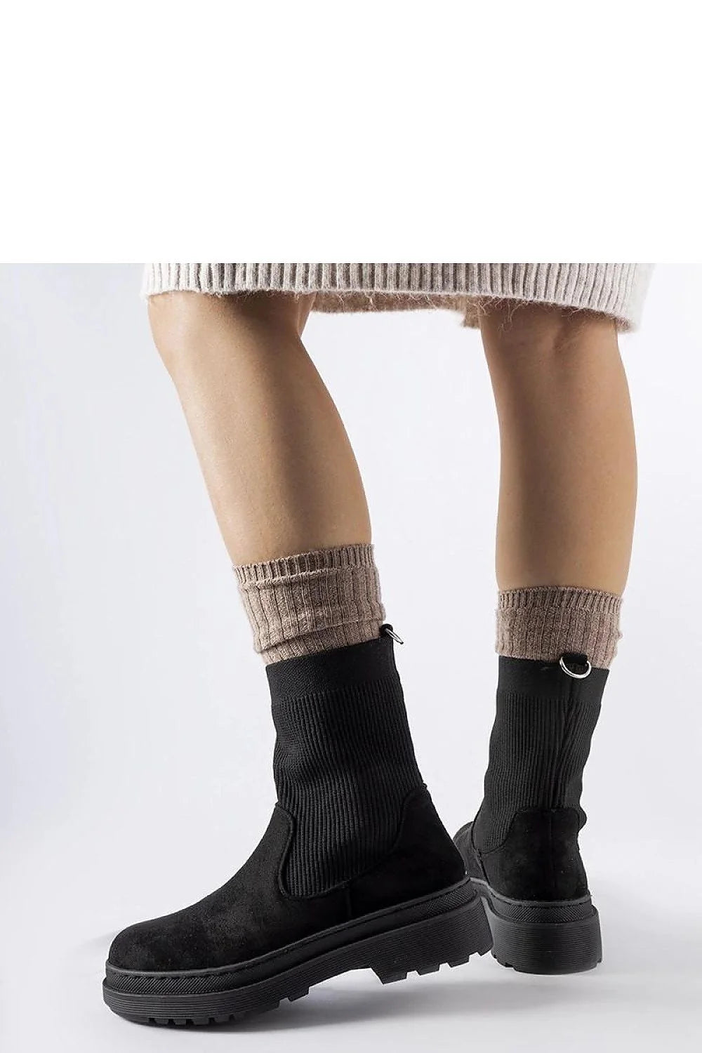 bottines montantes femme suédine noire tige haute élastique côtelée chaussette intégrée rond semelle plateforme crantée caoutchouc amorti adhérence urbain minimal