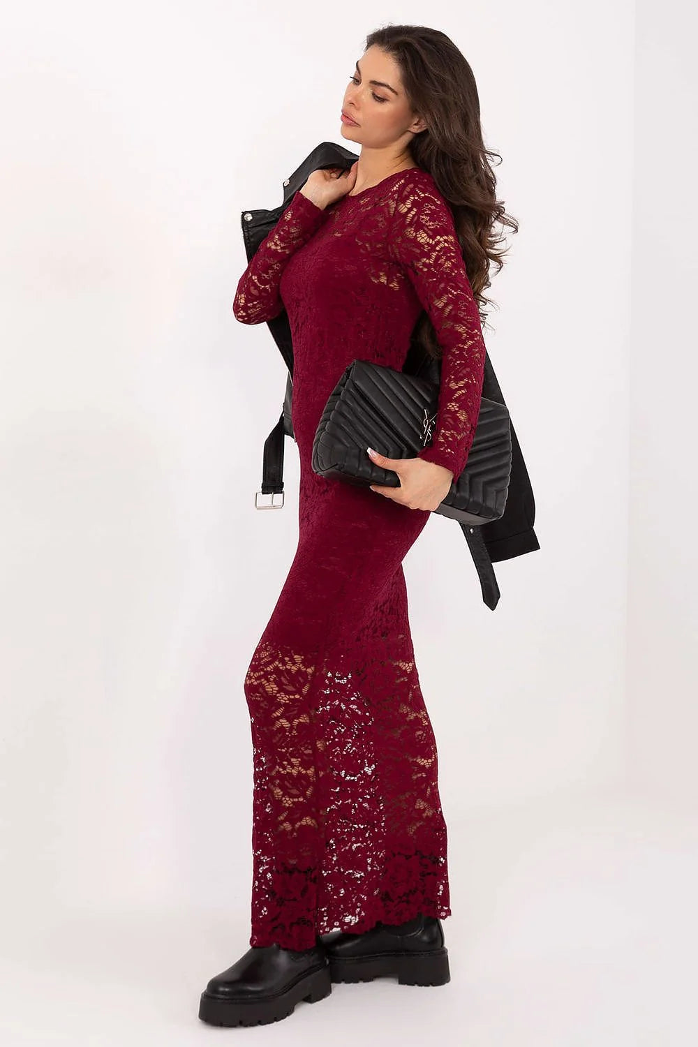 robe longue dentelle bordeaux fourreau moulante manches longues col rond jupon doublure courte bas transparent floral stretch finition raffinée soirée