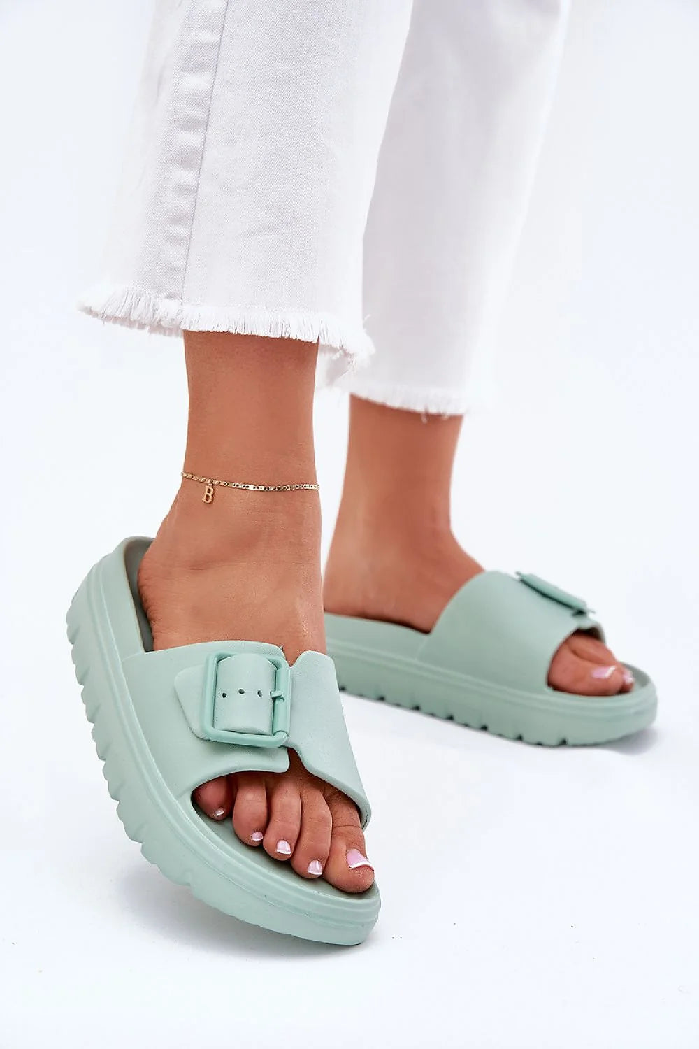 sandales femmes vert menthe pastel minimaliste moderne mules claquettes semelle épaisse compensée crantée amorti EVA bride large boucle réglable