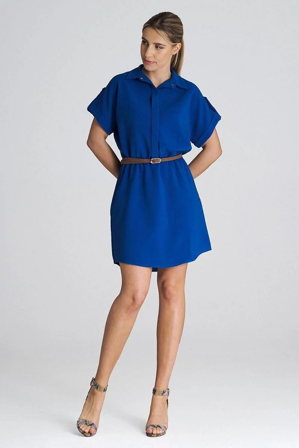 Robe féminine moderne style décontracté couleur bleu royal manches courtes col chemise ceinture taille ajustable polyester élasthanne viscose femme
