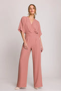combinaison femme rose poudré crêpe structuré col V cache coeur manches kimono taille haute ceinture intégrée jambe large
