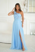 robe longue soirée asymétrique épaule bustier brodé fleurs paillettes taille cintrée jupe tulle fluide fente haute latérale silhouette élégante