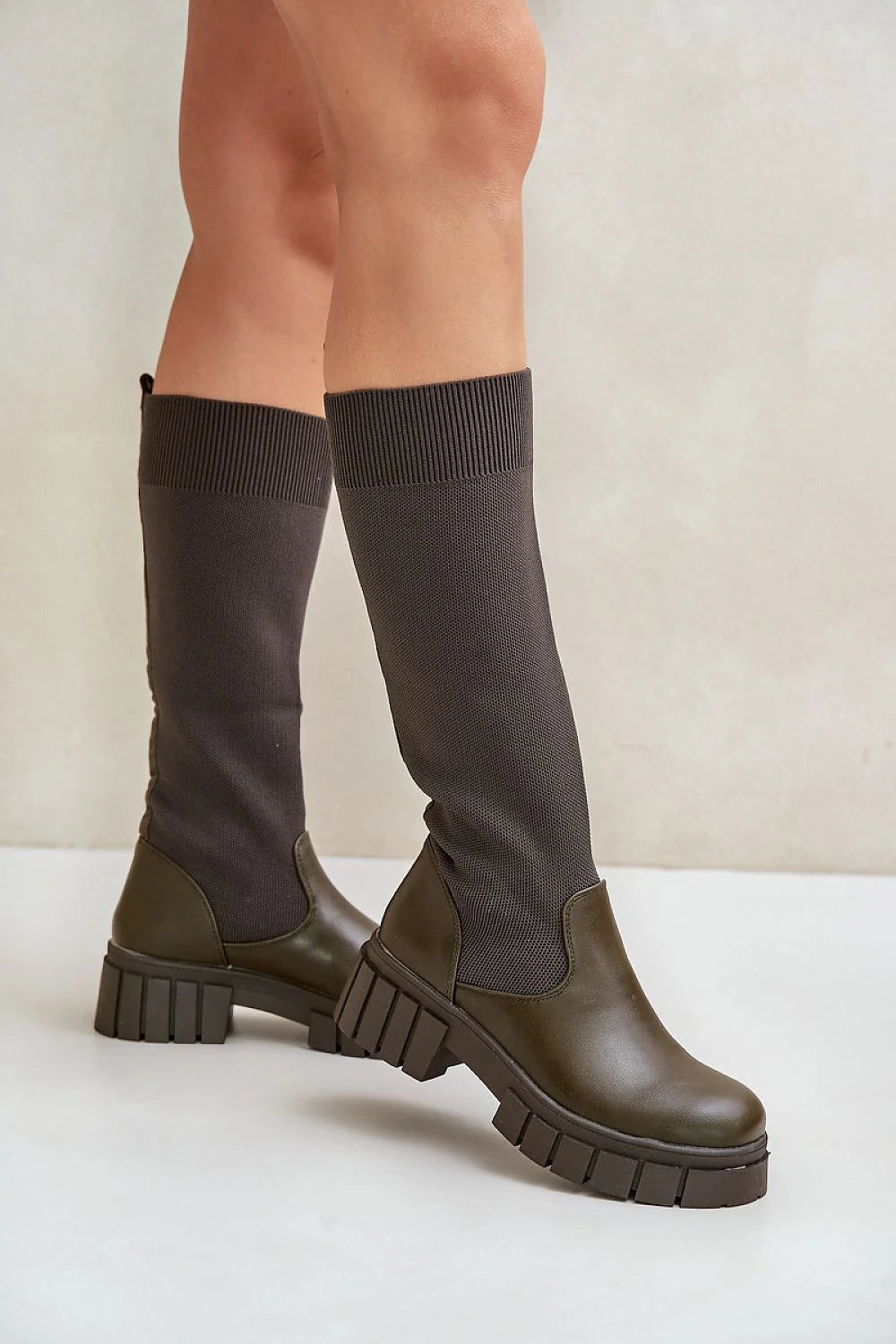 Bottes cuissardes cuir moderne confortables femme couleur olive marron semelle crantée automne hiver chic