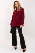 chemisier femme bordeaux viscose fluide manches longues bouffantes poignets froncés col lavallière nouette broche dorée coupe ample longueur hanches confortable