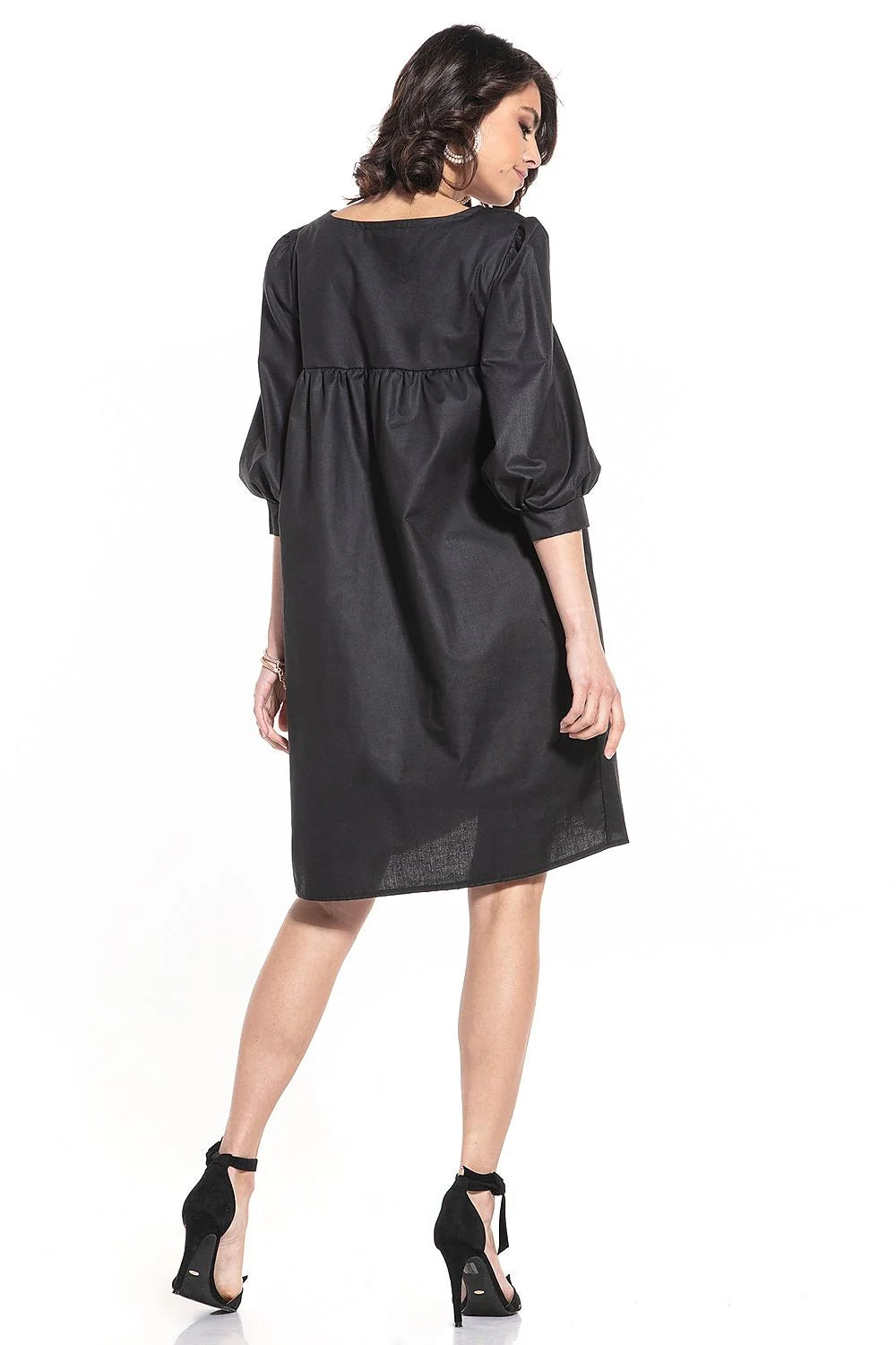 Robe élégante en coton noir manches 3/4 encolure V midi pour femme moderne et chic