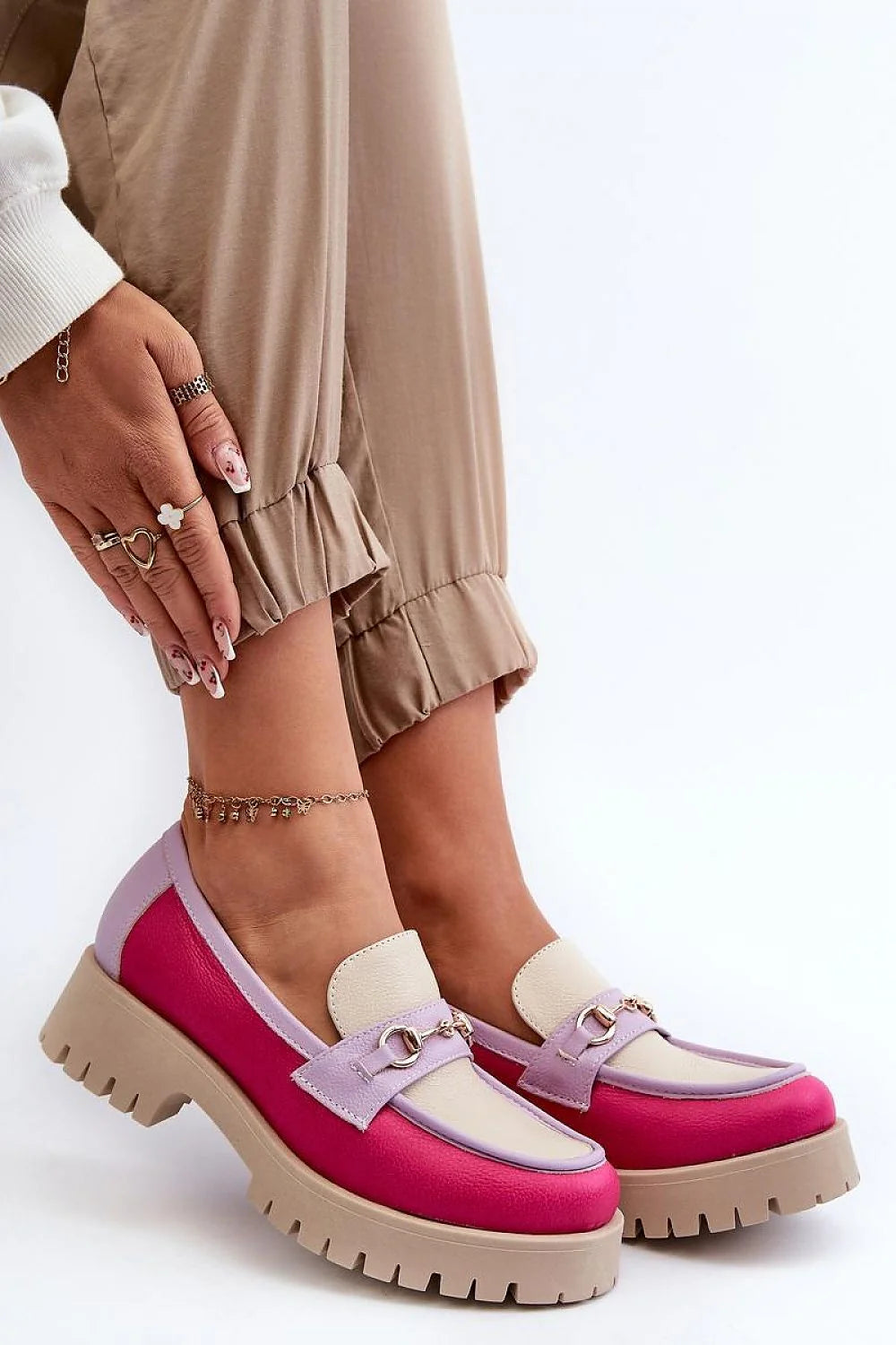 Mocassins pour femmes cuir véritable décoration dorée design moderne style audacieux rose vif lavande beige