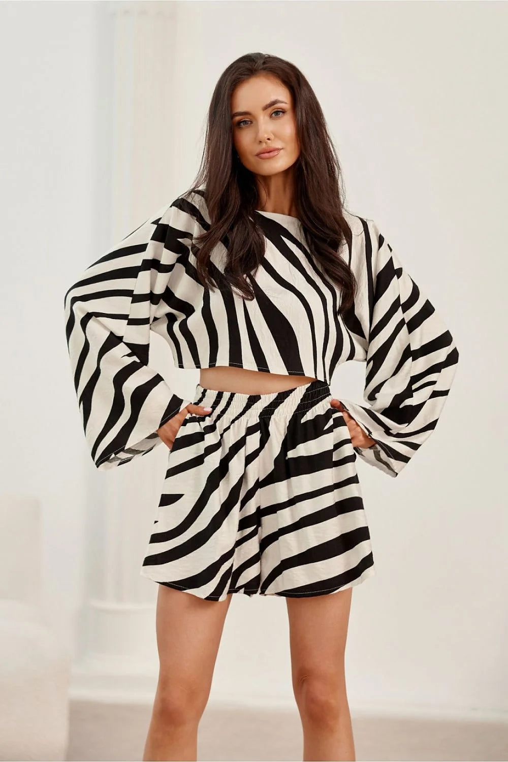 Ensemble coordonné audacieux graphique tissu léger confortable femmes été manches longues short taille haute