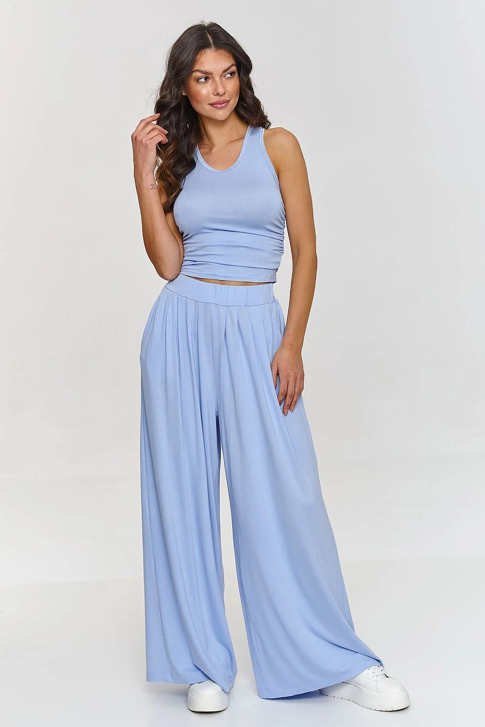 Ensemble Makadamia pour femme, haut ajusté sans manches, pantalon large taille haute, style décontracté élégant, couleur bleu pastel, matériau léger et aéré