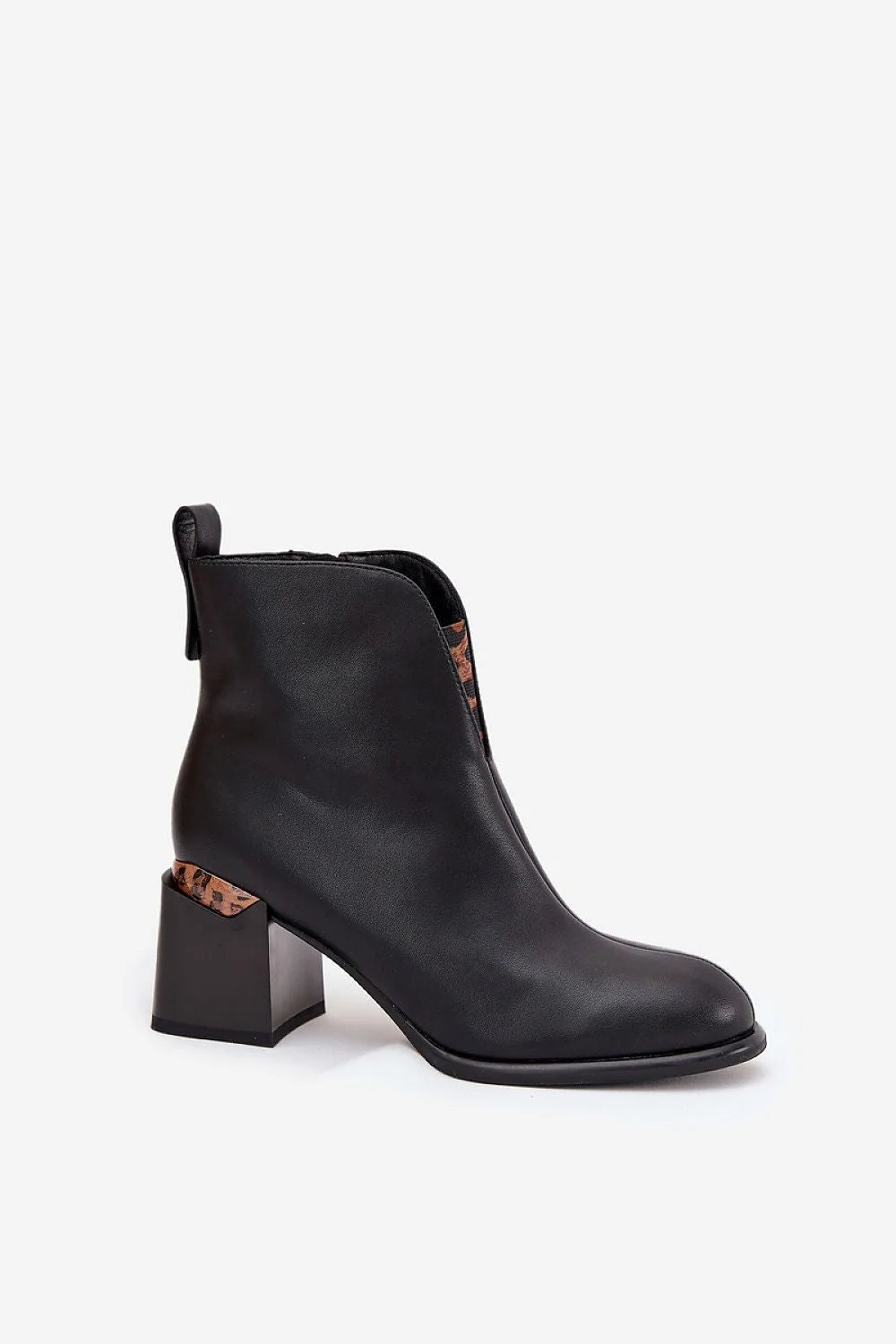 bottines femme vinceza noir cuir lisse talon carré mihaut bout arrondi découpe asymétrique western empiècements élastiques imprimé léopard