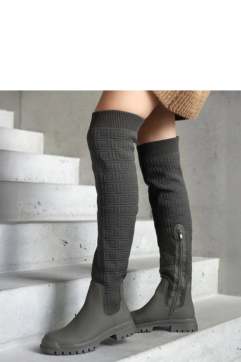 Bottes hautes cuissardes pour femmes design moderne élégant motif géométrique vert kaki matériau synthétique confortable