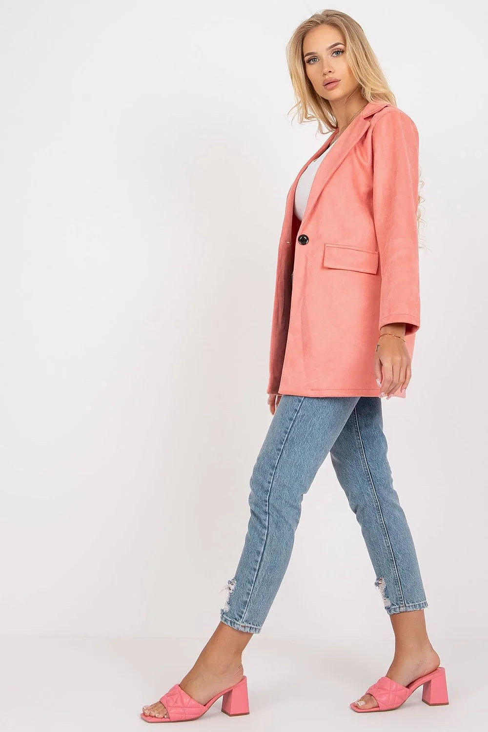 Veste pour femme moderne en imitation daim couleur pêche, style épuré, coupe droite, idéale pour toutes occasions, polyester et élasthanne, manches longues, poches à rabat, fermeture à glissière, look élégant et confortable