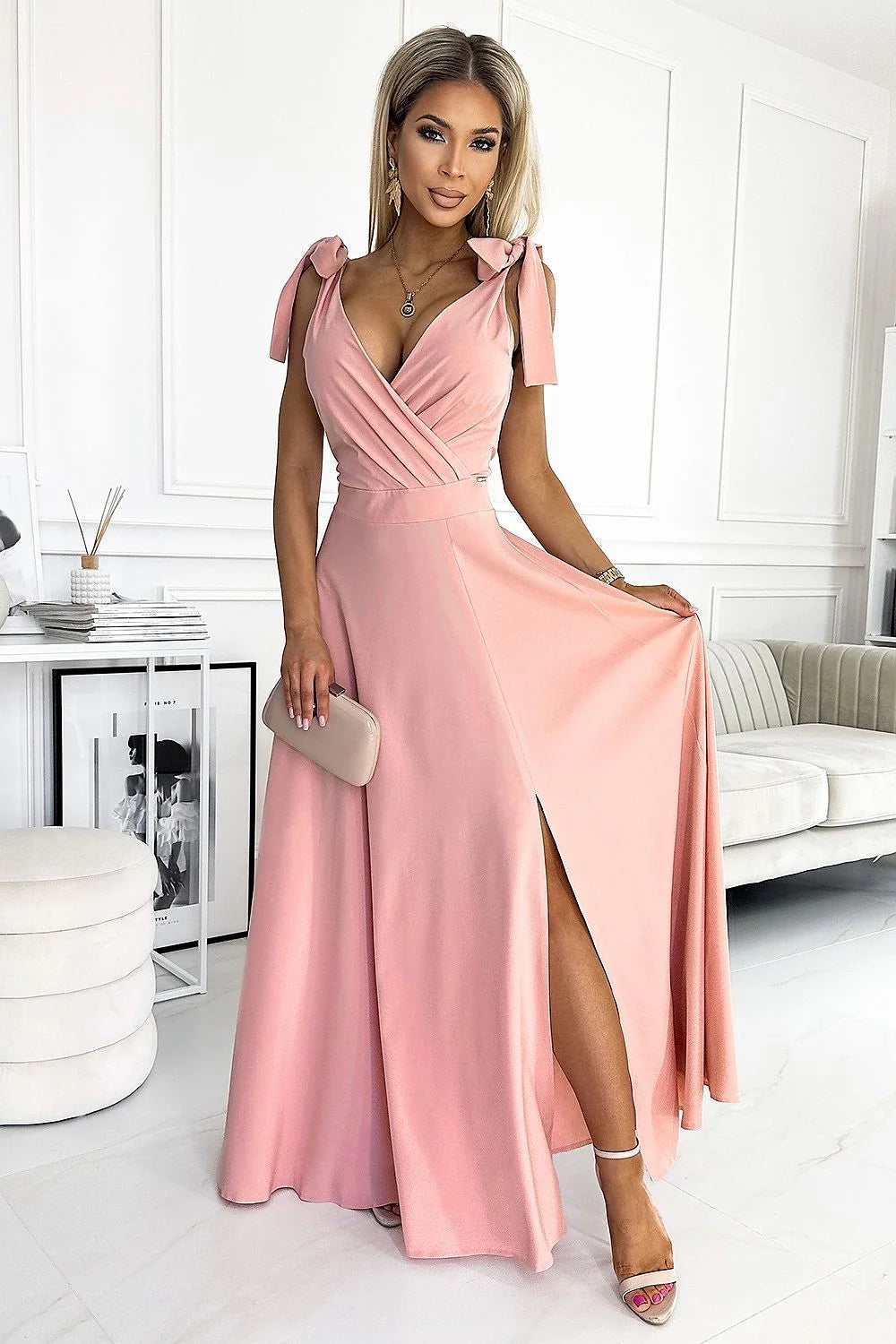Robe longue élégante pour femmes avec décolleté en V, fente et nœuds sur les épaules en couleur bordeaux