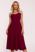 robe soirée midi bordeaux sans manches encolure ronde taille cintrée jupe évasée tombé fluide finition satinée légère éclat minimaliste élégante