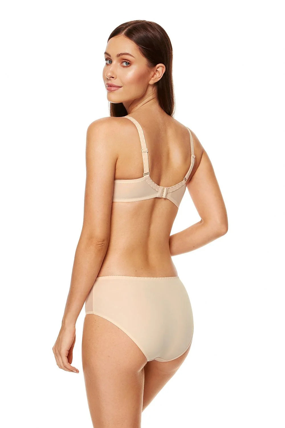 Ensemble de lingerie féminine soutien-gorge rembourré culotte balconnet armatures nœud décoratif teinte beige nude matière lisse maille transparente confort élégance femme