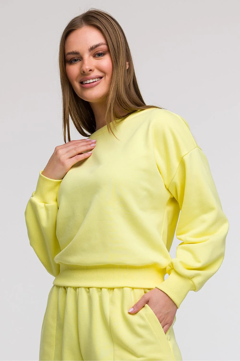 Sweatshirt Be Wear féminin élégant ample oversize dos plongeant jaune pâle col rond manches longues élastique taille pantalon jogging coordonné
