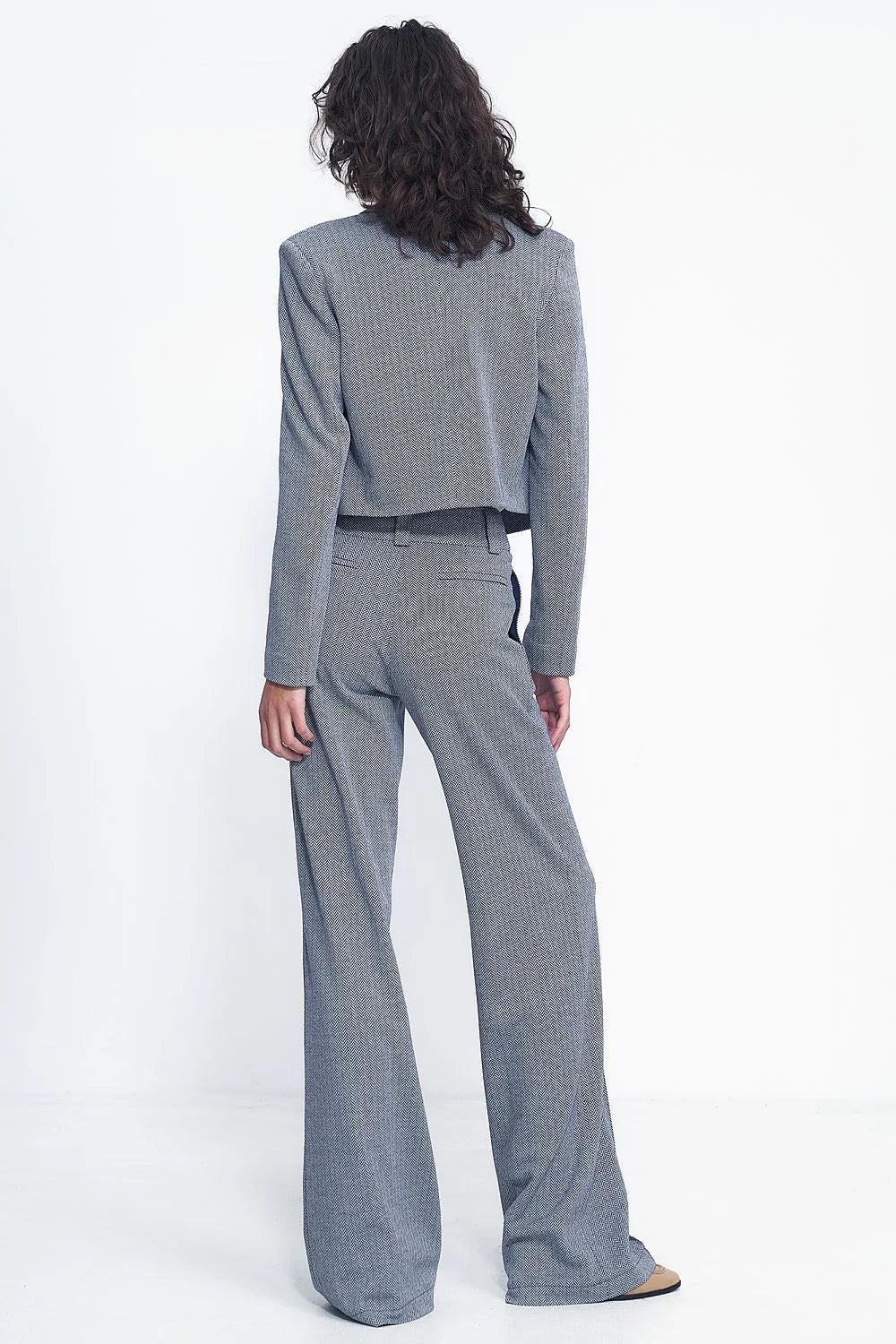 nife pantalon femme tailleur chevrons gris anthracite taille haute coupe évasée polyester viscose double bouton poches latérales plis marqués