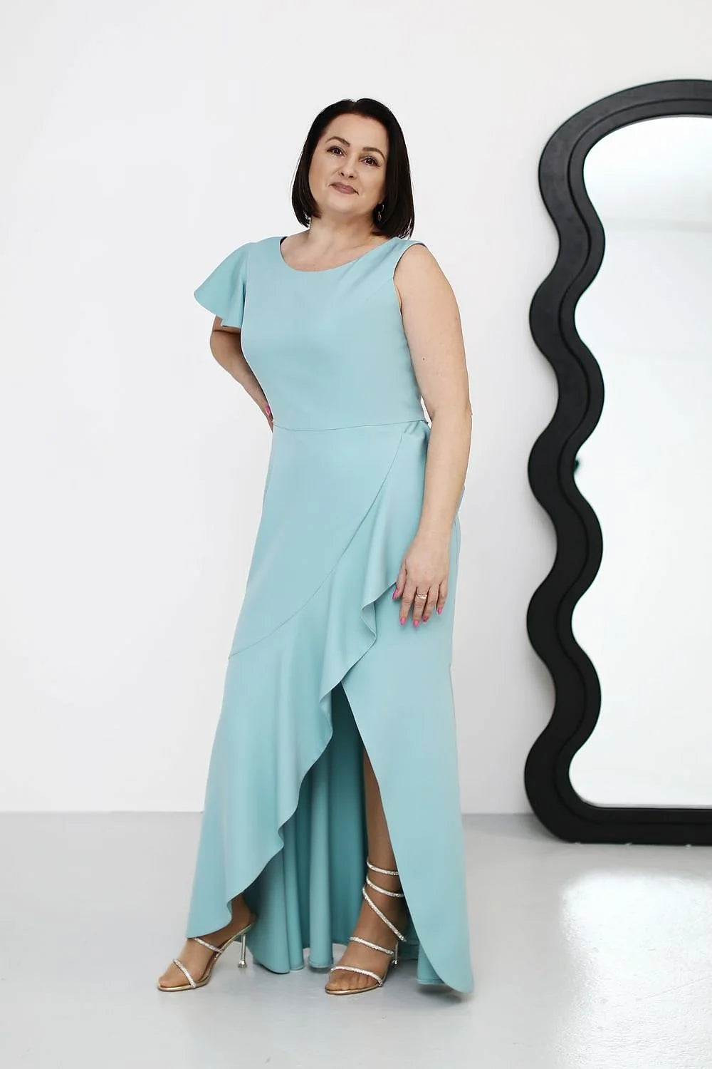 Robe de cocktail Jersa asymétrique pastel bleu manche courte épaule nue polyester fluide femmes