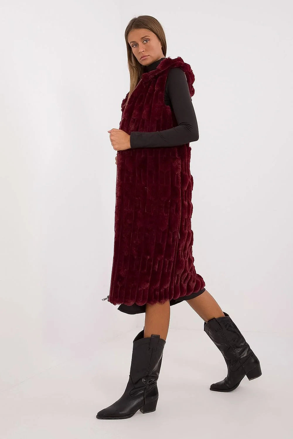 Gilet sans manches pour femme en fausse fourrure coupe longue capuche bordeaux élégance automne hiver
